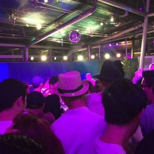 가인을 번쩍 들어올린 주지훈 / 사진=온라인 커뮤니티