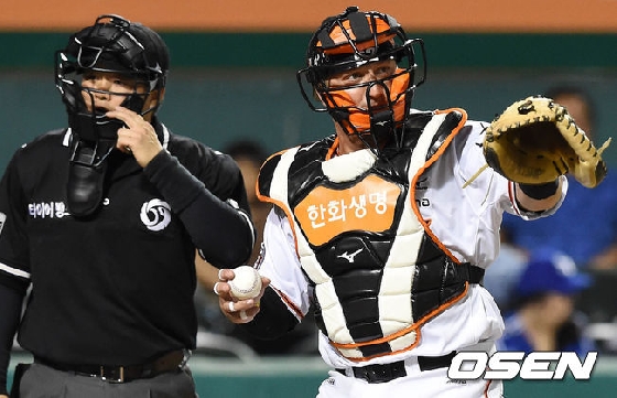 한화 폭스(오른쪽). /사진=OSEN