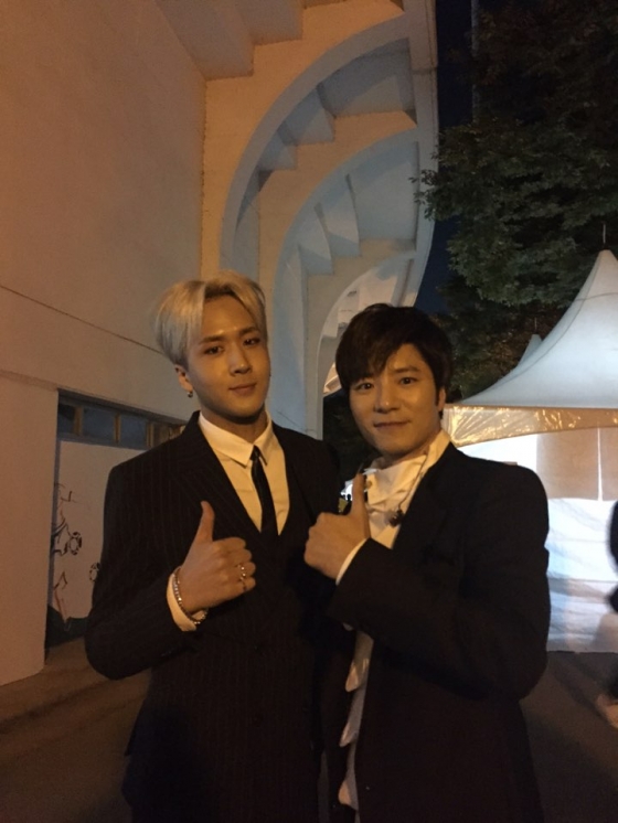 임태경(오른쪽)과 빅스 라비