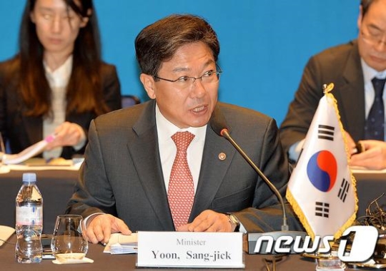 윤상직 산업통상자원부 장관./사진=뉴스1