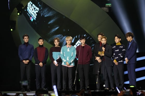 2015 MAMA에서 4관왕에 오른 엑소/사진제공=CJ E&M