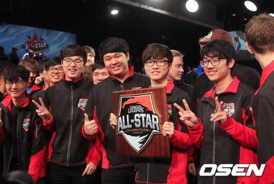 LoL 2015 올스타전 승리팀 팀 파이어. /사진=OSEN