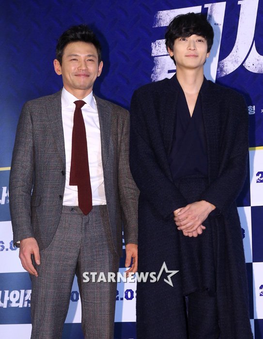 황정민과 강동원 / 사진=이기범 기자