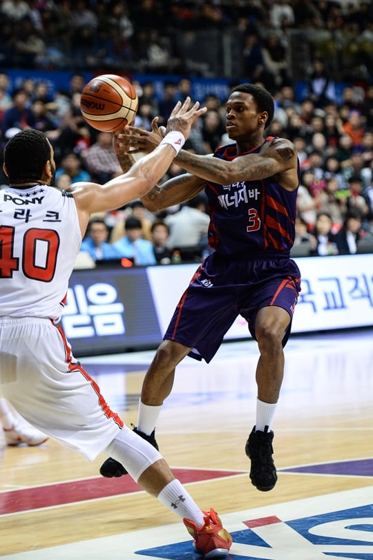 부진한 모습을 보이며 팀 패배를 지켜봐야 했든 조 잭슨. /사진=KBL 제공