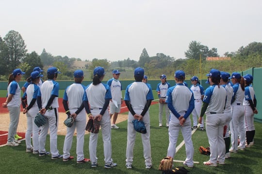 지난 2015년도 이천 LG챔피언스파크 다목적구장에서 실시된 상비군 훈련 모습. /사진=한국여자야구연맹 제공