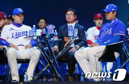 '2016 타이어뱅크 KBO 미디어데이 & 팬페스트'에서 삼성 차우찬, 류중일 감독, 박한이가 취재진의 질문을 기다리고 있다. /사진=뉴스1