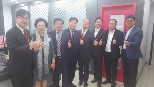 한류팬들을 위한 K-POP 체험 아카데미가 설립된다. /사진=팝커뮤니케이션 제공