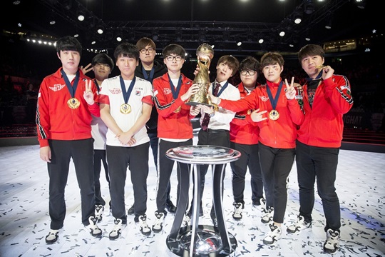 롤챔스 스프링 우승팀이자 2016 MSI 우승팀 SKT T1 /사진=라이엇 게임즈 제공
