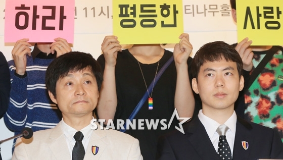 김승환 대표(왼쪽)와 김조광수 감독 / 사진=이기범 기자