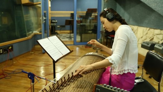 '달빛궁궐' OST 가야금 연주하는 이하늬 / 사진제공=NEW