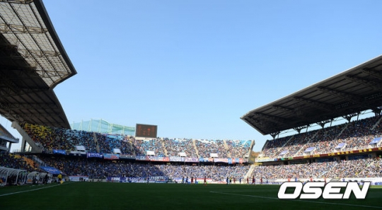 수원월드컵경기장/사진=OSEN