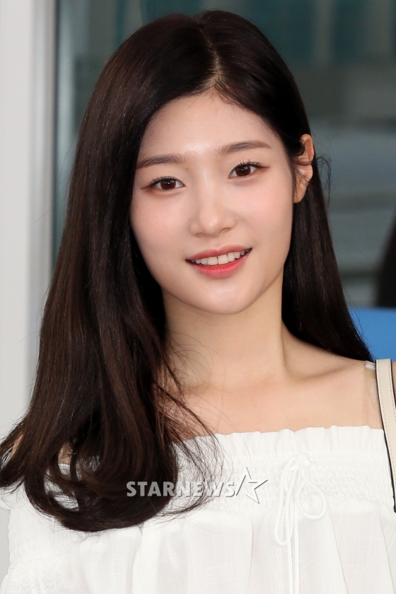 정채연