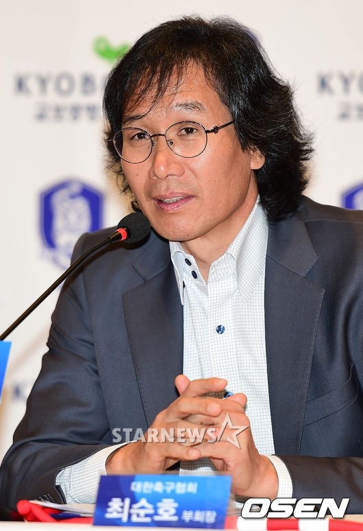 최순호 신임 포항 감독.