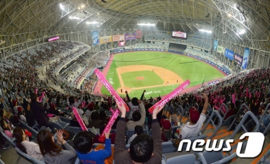경기당 평균 관중 1만명을 돌파한 고척스카이돔. /사진=뉴스1
