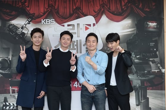 KBS 2TV 2016 드라마스페셜 '전설의 셔틀' 서지훈, 이지훈, 김동휘PD, 김진우(사진 맨 왼쪽부터 오른쪽으로)/사진제공=KBS