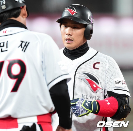 박경수.