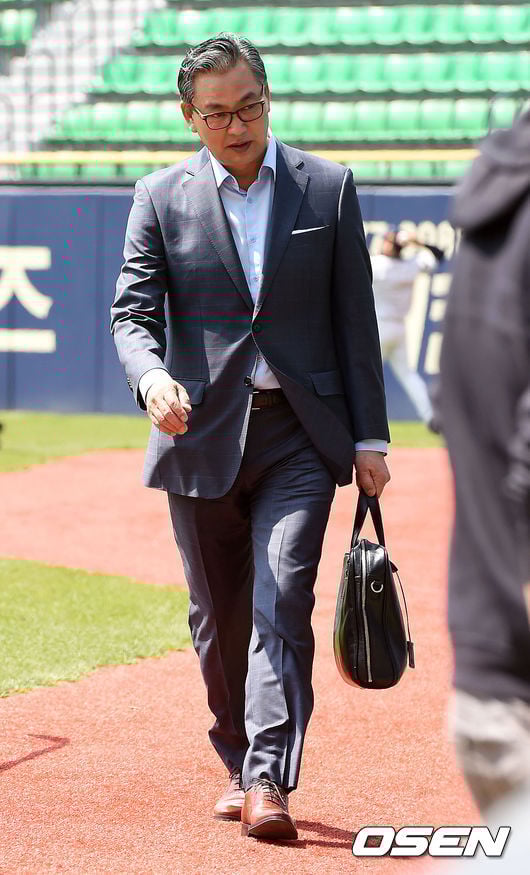 김진욱 감독.