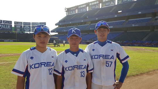 U-23 야구대표팀의 윤중현(성균관대), 이성규(삼성), 홍창기(LG). /사진=대한야구협회 제공