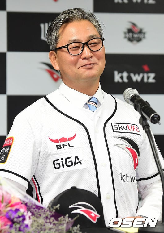 김진욱 감독.
