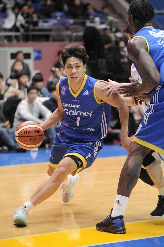 좋은 리딩을 선보이며 팀을 이끈 김태술. /사진=KBL 제공