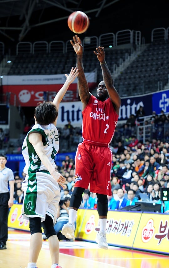 20+득점을 만들며 팀 승리를 이끈 오데리언 바셋. /사진=KBL 제공