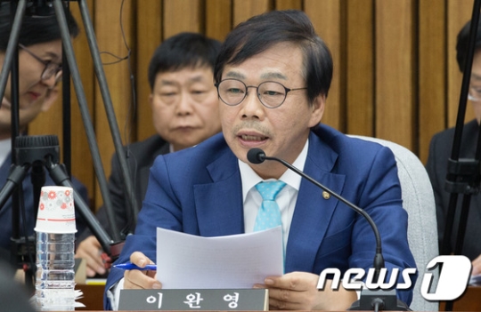 이완영 새누리당 의원./사진=뉴스1