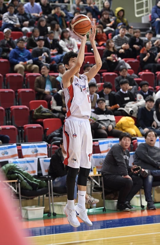 21점을 터뜨린 전준범. /사진=KBL 제공
