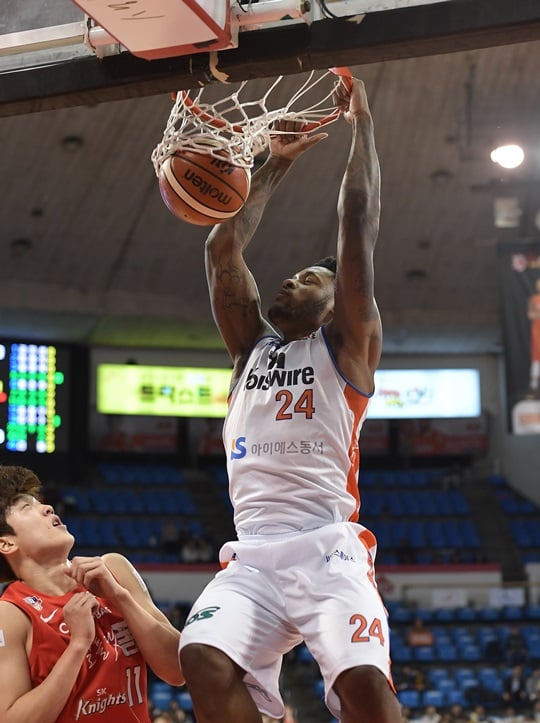 14점 5리바운드를 기록한 제임스 켈리. /사진=KBL 제공