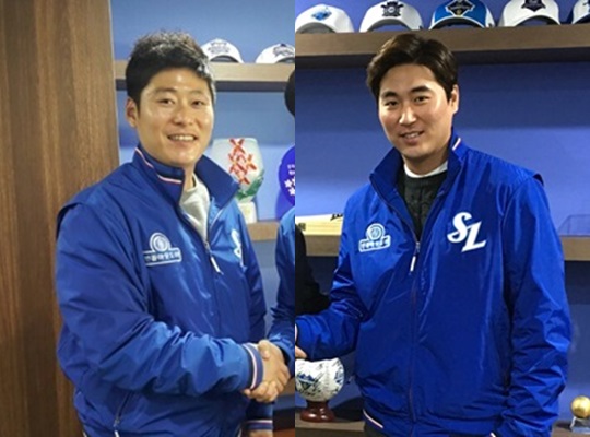 나란히 FA 자격으로 삼성 유니폼을 입은 이원석과 우규민. /사진=삼성 라이온즈 제공