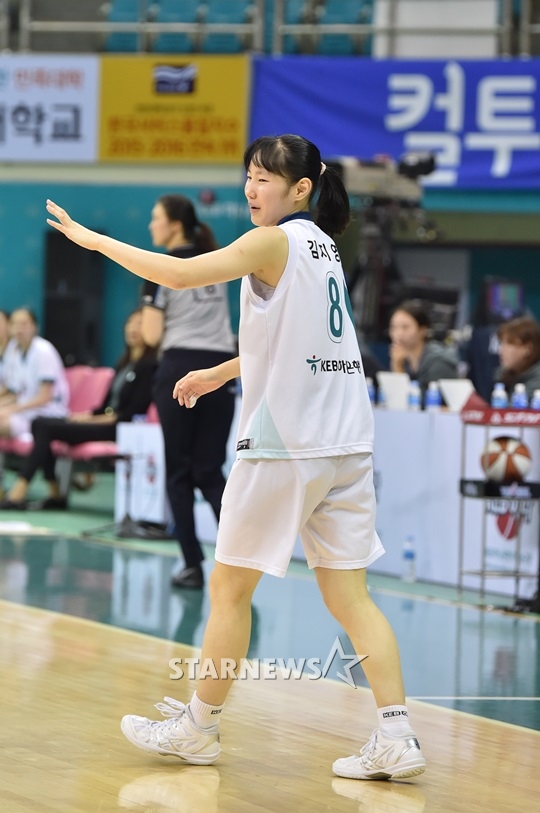 팀의 2연패 탈출의 선봉장 역할을 톡톡히 해냉 김지영. /사진=WKBL 제공