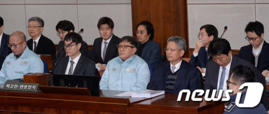 10일 광고감독 차은택씨와 김영수 전 포레카 대표 등 5명의 첫 공판기일이 열렸다./사진= 뉴스1