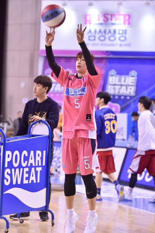3점슛 컨테스트 우승을 차지한 이경은. /사진=WKBL 제공
