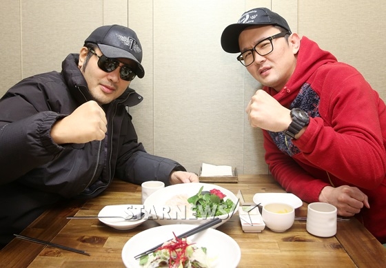 김보성(왼쪽)과 윤형빈 /사진=김휘선 기자