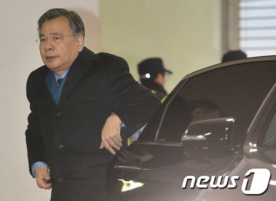 24일 오전 출근하는 박영수 특별검사 /사진=뉴스1