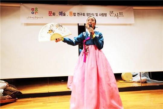 한국 무용 시니어 수강생의 사랑방 공연./사진=문화예술통합연구회
