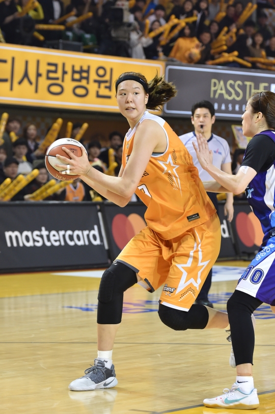 박지수. /사진=WKBL