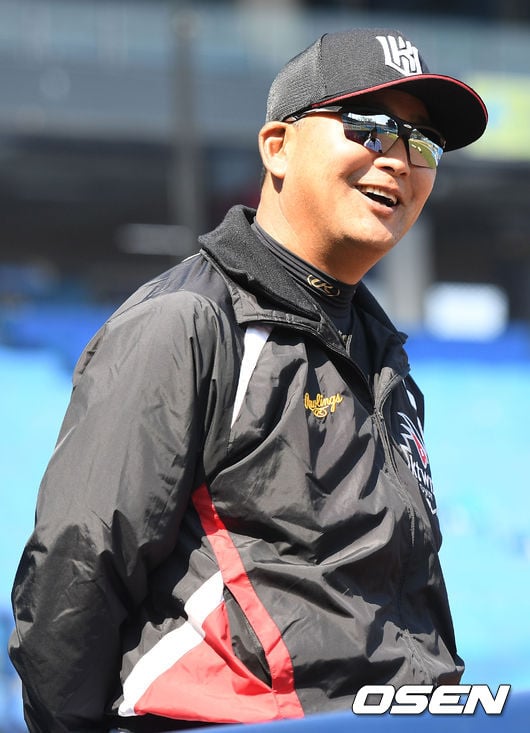 kt wiz 김진욱 감독.