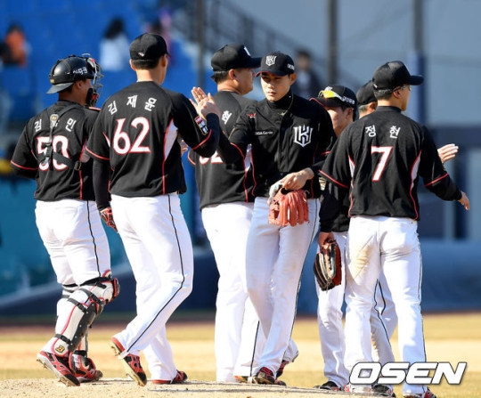 kt 위즈.