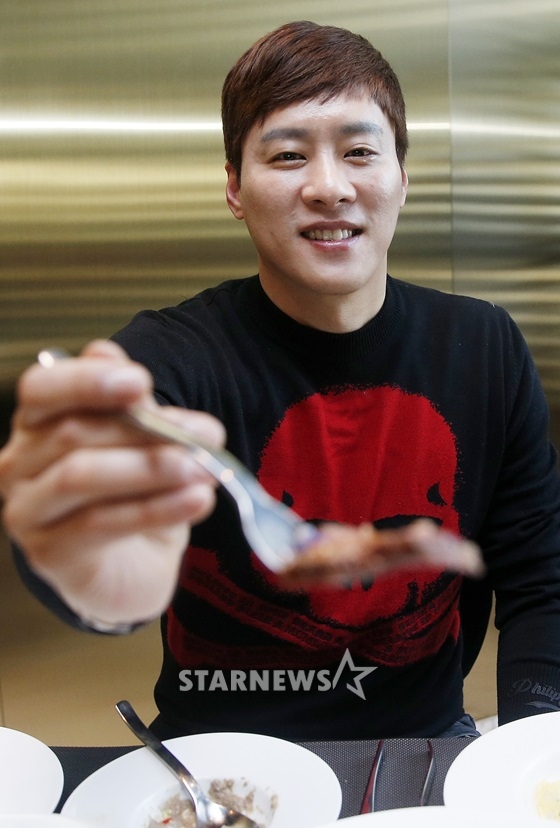 서울 논현동 와이스파치오에서 인터뷰를 가진 프로농구 선수 출신 방송인 우지원 /사진=김휘선 기자