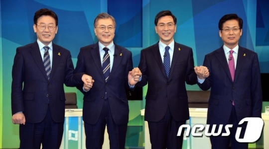 이재명(왼쪽부터), 문재인, 안희정, 최성 더불어민주당 대선주자./사진=뉴스1