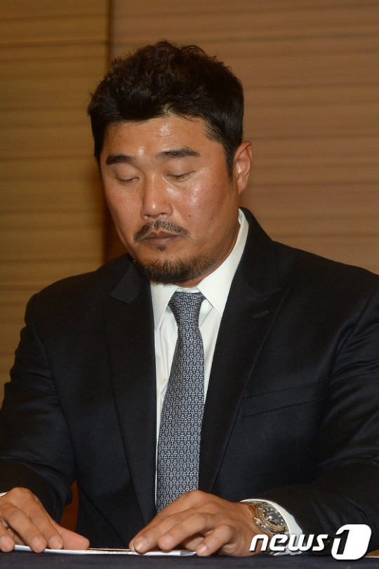 전격 사퇴를 선언한 이호준 선수협 회장. /사진=뉴스1