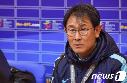 윤덕여 여자 축구 대표팀 감독. /사진=평양 사진공동취재단(뉴스1)