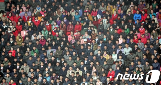 평양 관중들. /사진=평양 사진공동취재단(뉴스1)