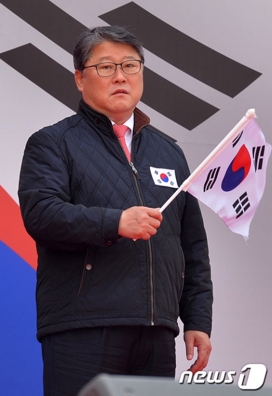 자유한국당 탈당을 선언한 조원진 의원. /사진=뉴스1