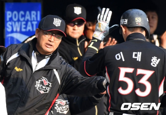 kt 김진욱 감독.