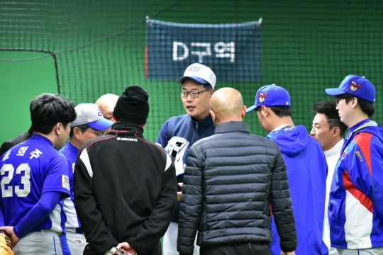 마해영 코치가 이야기를 하고 있다. /사진=한스타DB