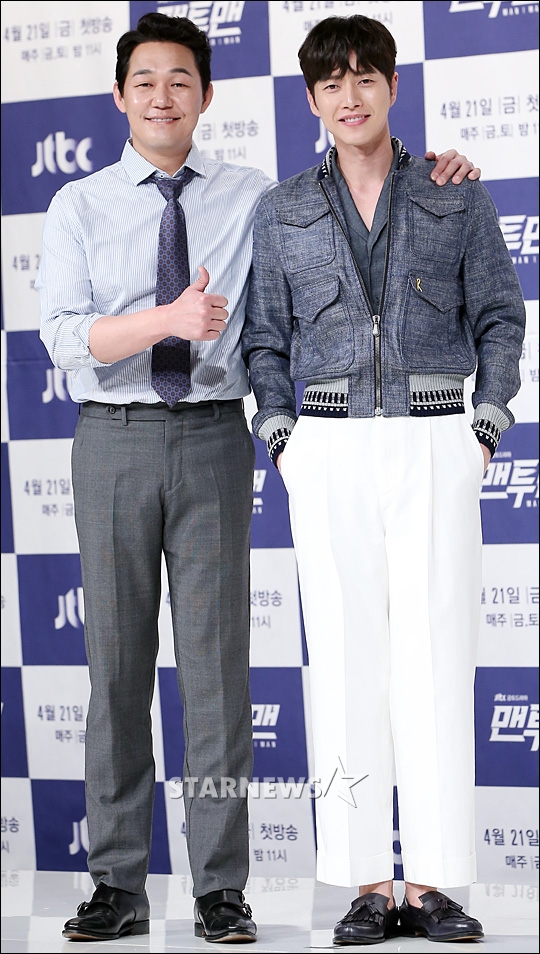 박성웅(왼쪽)과 박해진/사진=김창현 기자