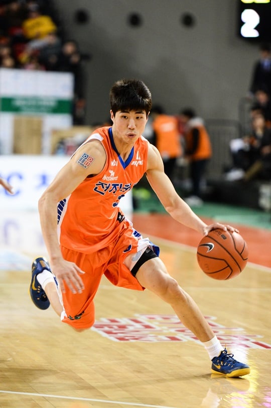 음주운전 사고를 일으켜 KBL로부터 20경기 출전 정지와 제재금 500만원을 부과받은 김지완. /사진=KBL 제공