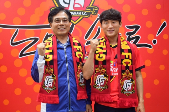 김선우(오른쪽) /사진=경남 제공