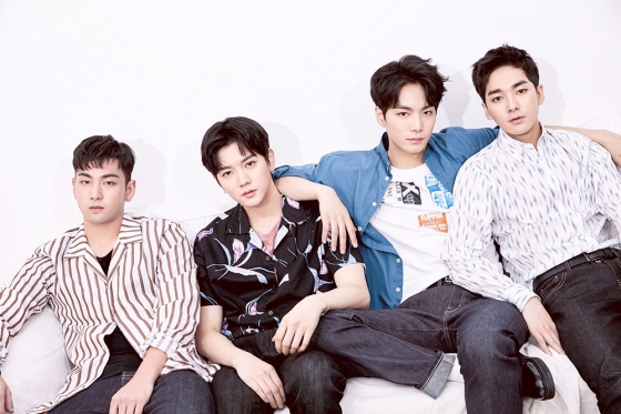 뉴이스트W